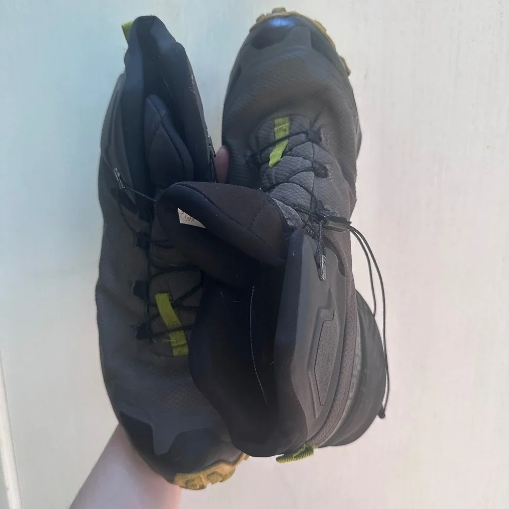 Salomon Cross Hike Mid GTX Dark Grey Black Lime Mens 10.5 Hiking Boots